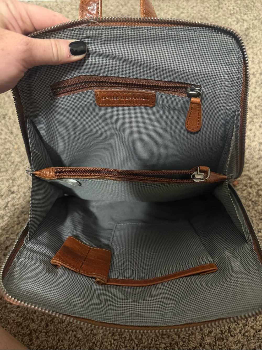 Spikes and sparrow backpack purse - Picture 4 of 4
